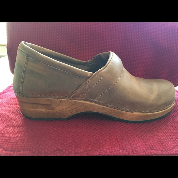 L.L. Bean women’s classic clogs - Picture 6 of 6